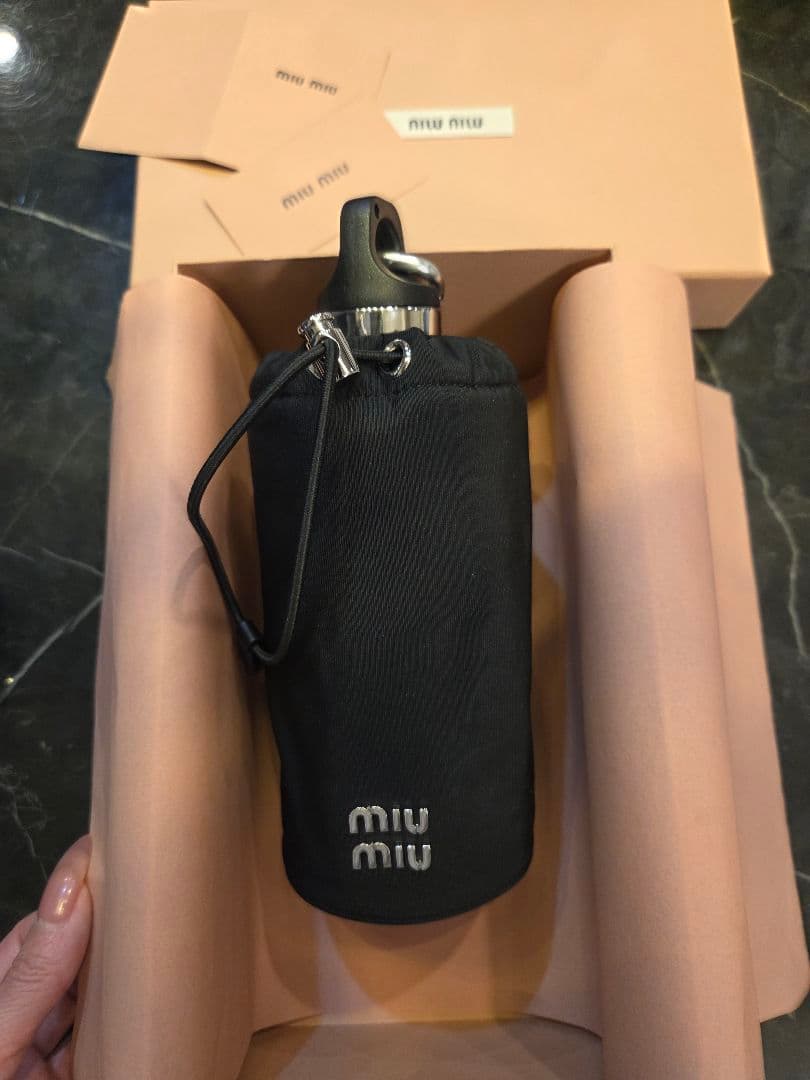 新品 miumiu ステンレスボトル 水筒＋ケース　ブラック