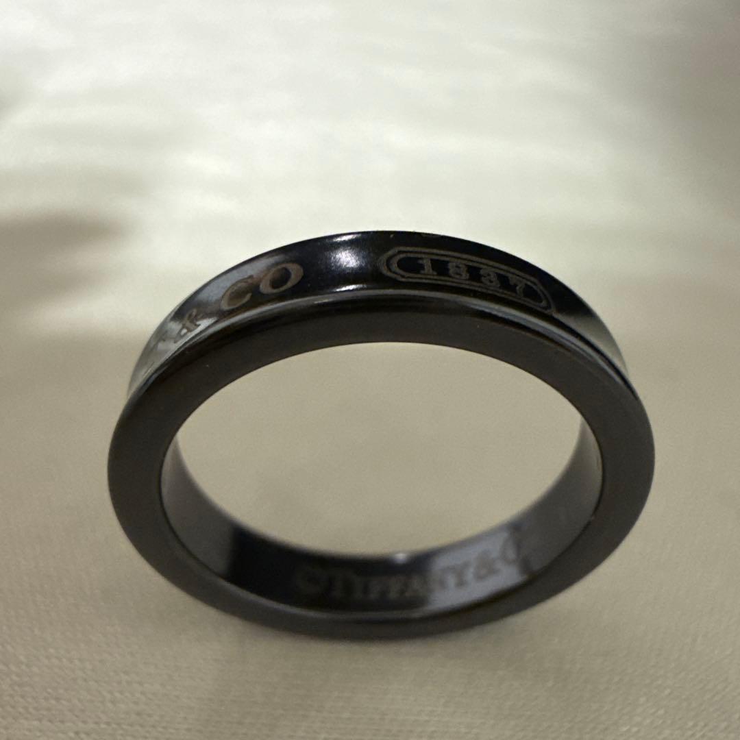 Tiffany & Co. ブラックチタンリング