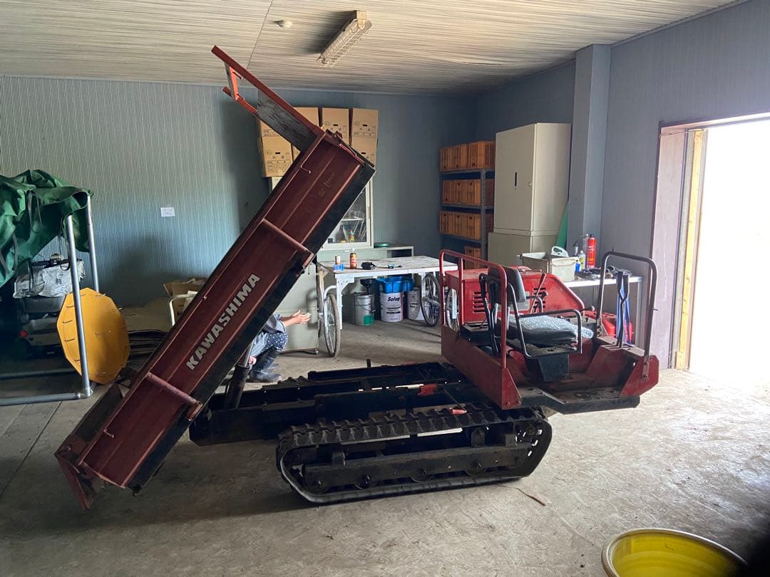 KAWASHIMA クローラー式　ダンプ、リフトアップ付き運搬車。500キロ