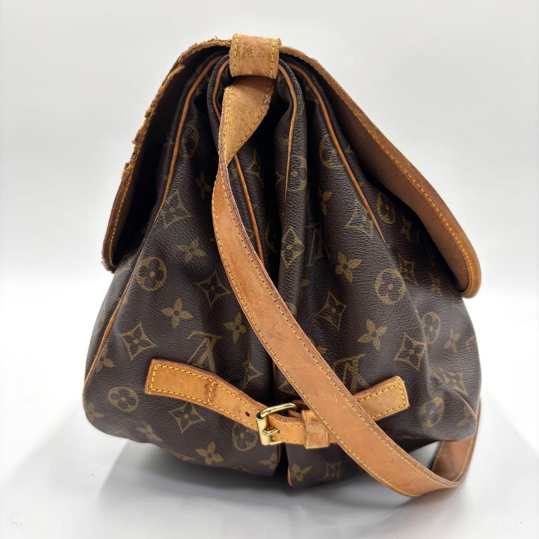 LOUIS VUITTON ルイヴィトン ソミュール ショルダーバッグ