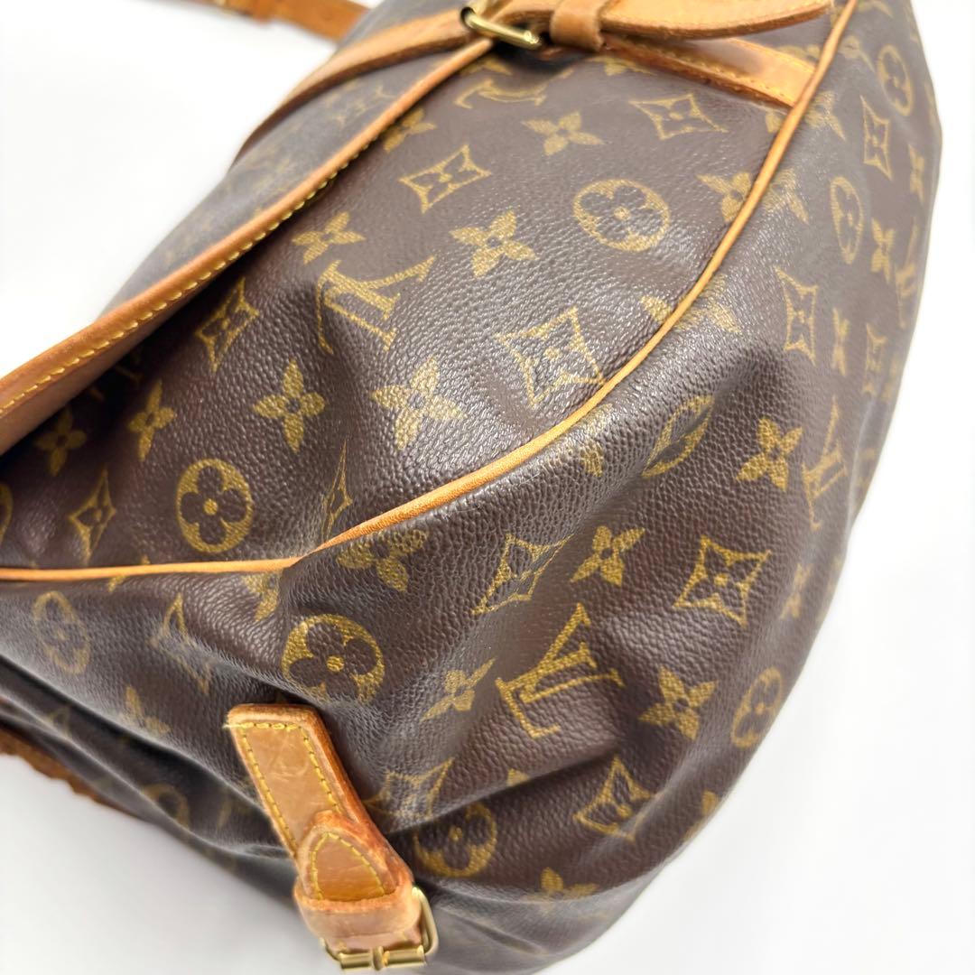 LOUIS VUITTON ルイヴィトン ソミュール ショルダーバッグ