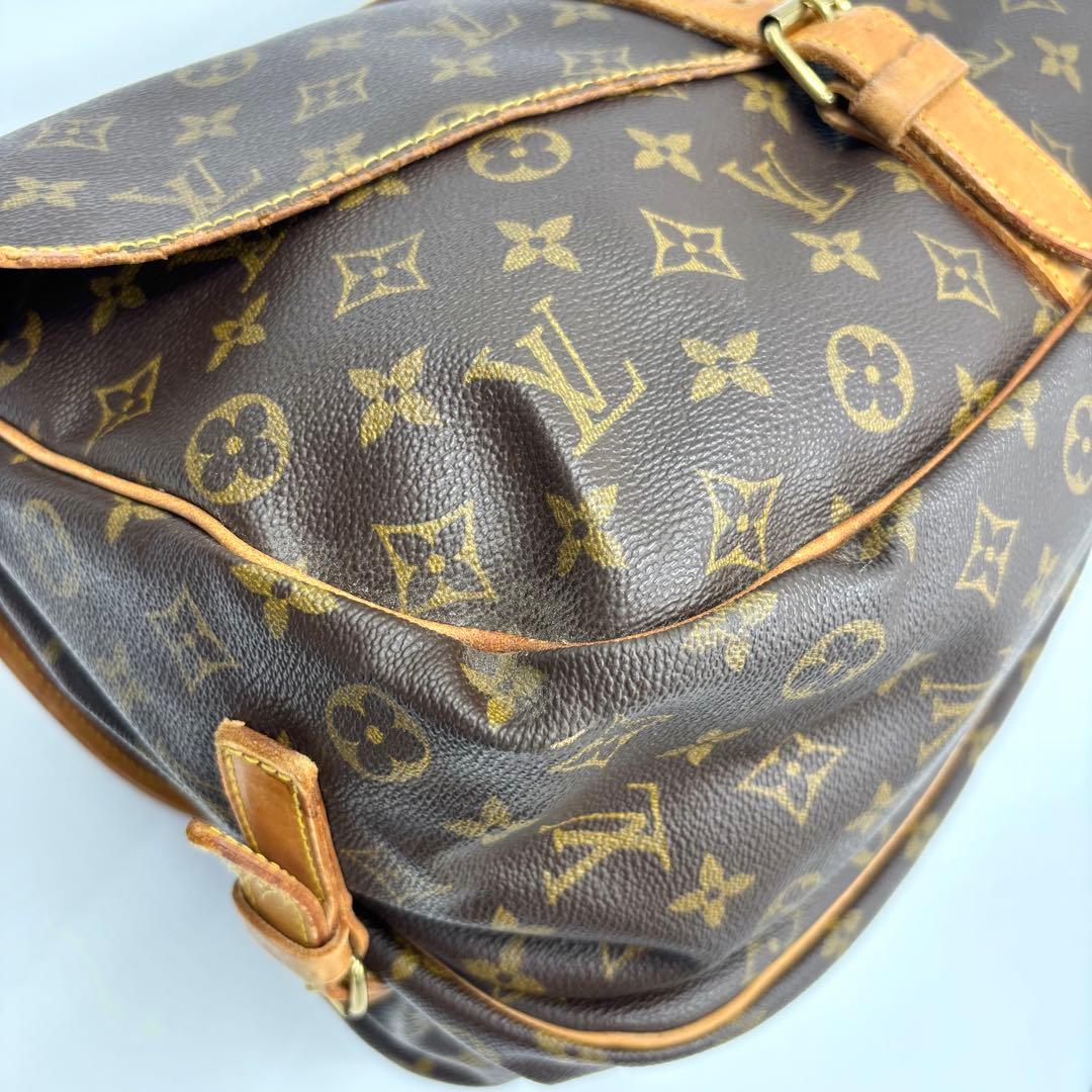 LOUIS VUITTON ルイヴィトン ソミュール ショルダーバッグ