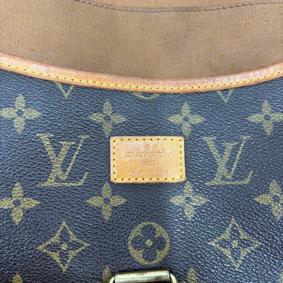 LOUIS VUITTON ルイヴィトン ソミュール ショルダーバッグ