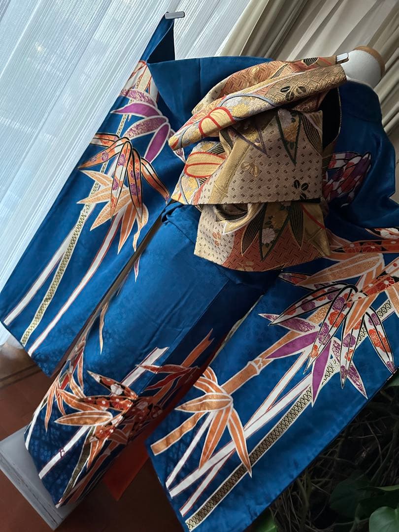 るう様専振袖フルセット ロイヤルブルー 竹笹模様 金駒刺繍
