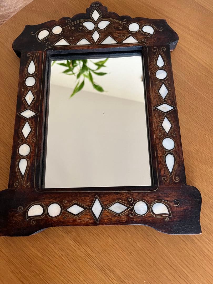 装飾的な木製フレームのミラー　トルコ製