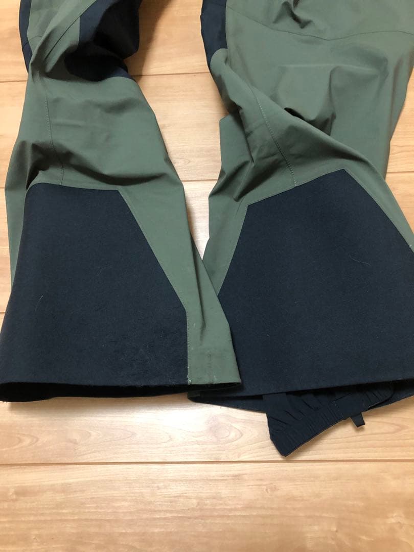 ノースフェイスGORE-TEX Powder Guide Light ビブパンツ