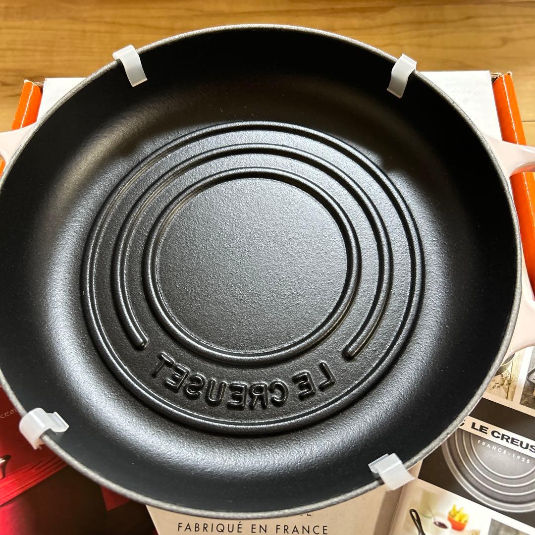 新品未使用・ルクルーゼ・シグニチャー・ブレッドオーブン・シェルピンク