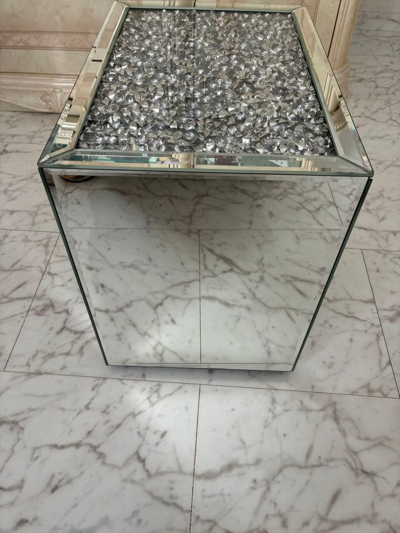 ミラーテーブル