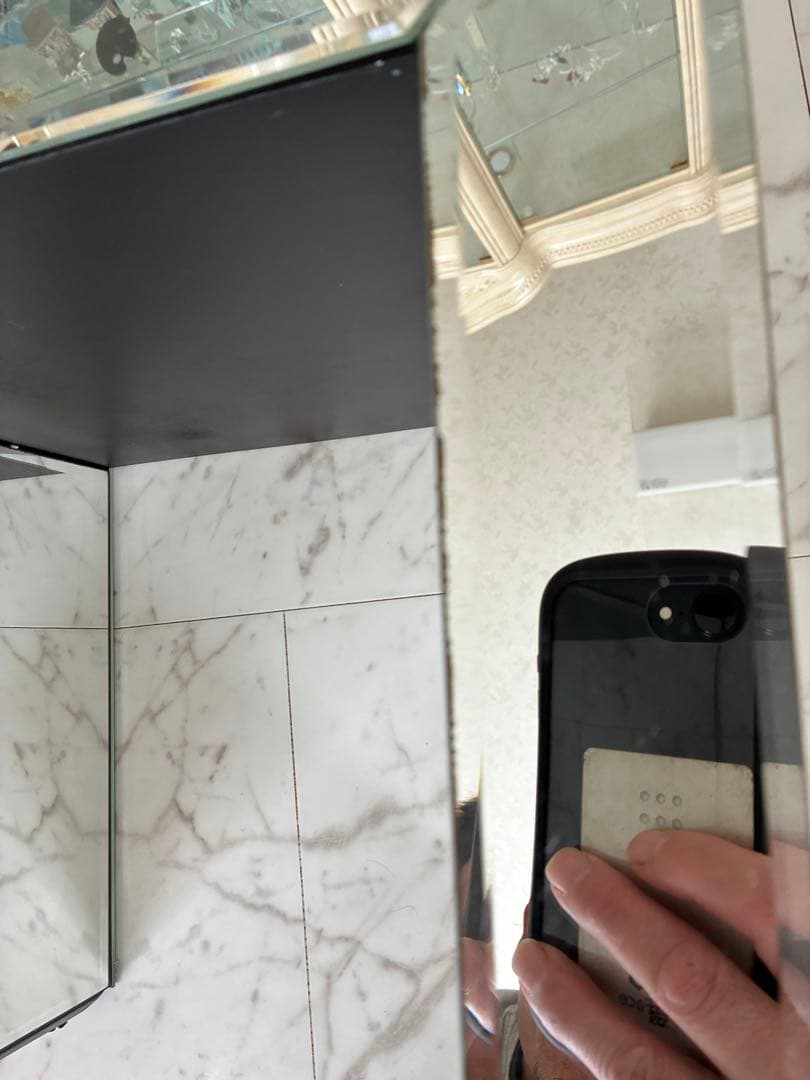 ミラーテーブル