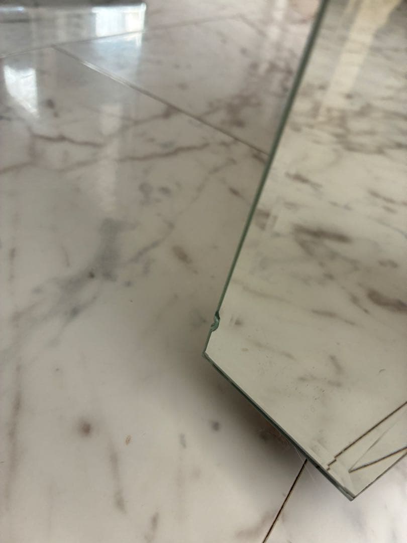 ミラーテーブル