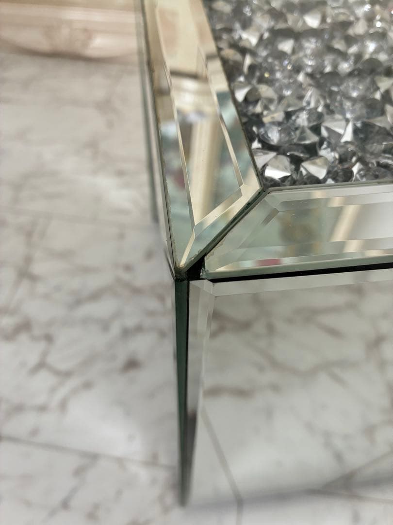 ミラーテーブル