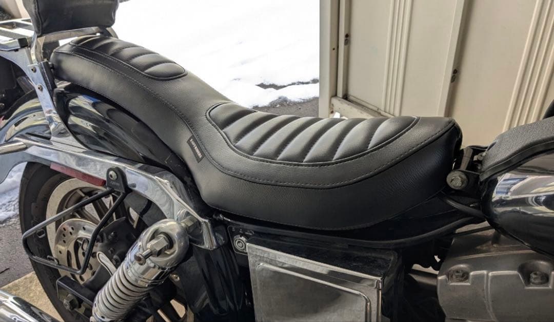 ハーレー イージーライダース コブラシート タックロール入り 廃盤 ダイナ