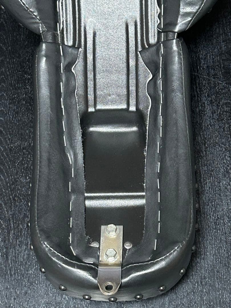 美品　ハーレーダビッドソン　95FXSTSBバッドボーイ純正ノーマルシート　希少