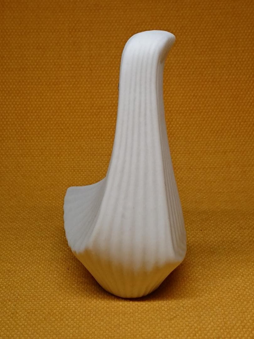 とり　陶器　白磁　オブジェ　置物　インテリア　工芸品　美術品　A1002