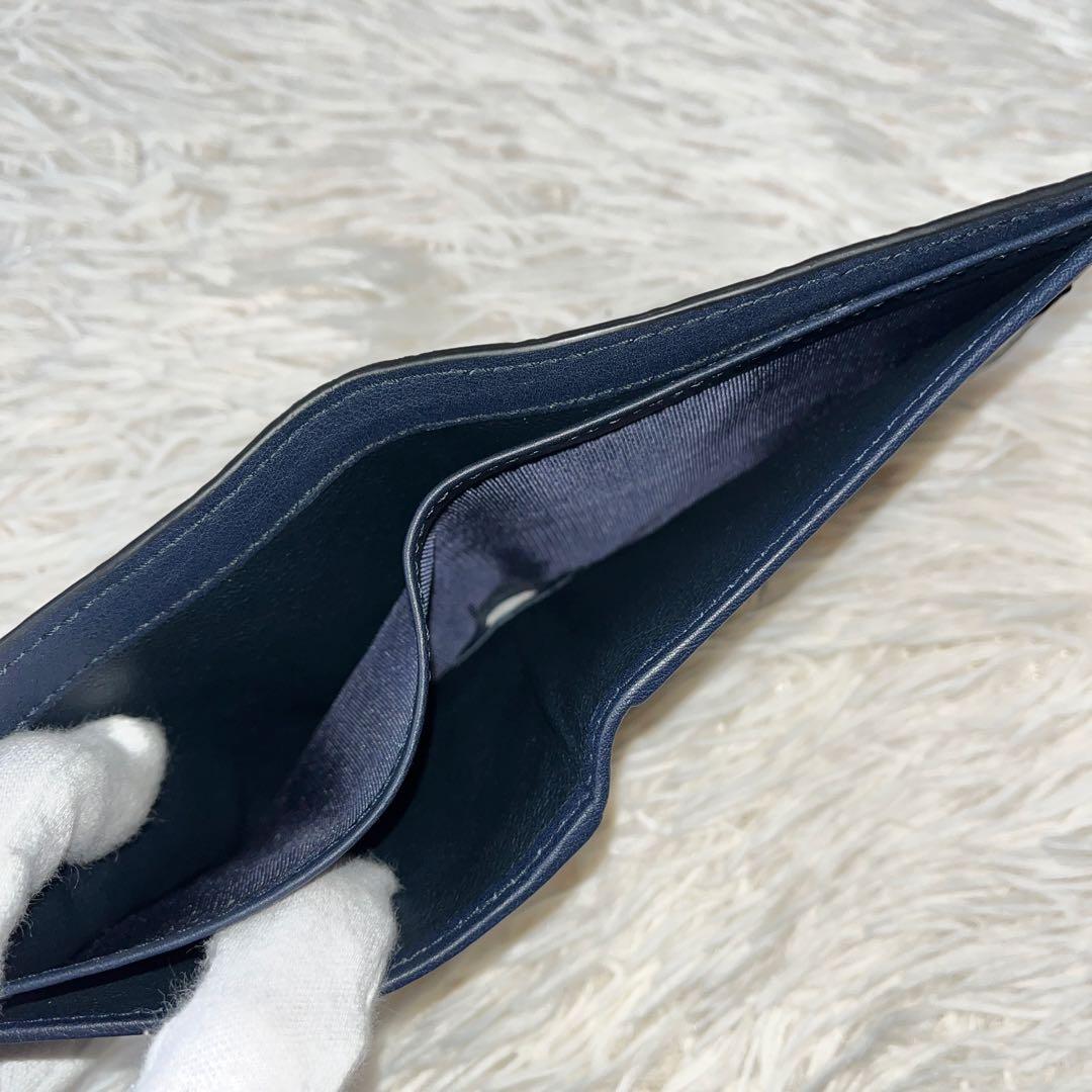 ⭐️新品未使用⭐️　GUCCI　マイクログッチシマ　二つ折り財布　ネイビー　レザー