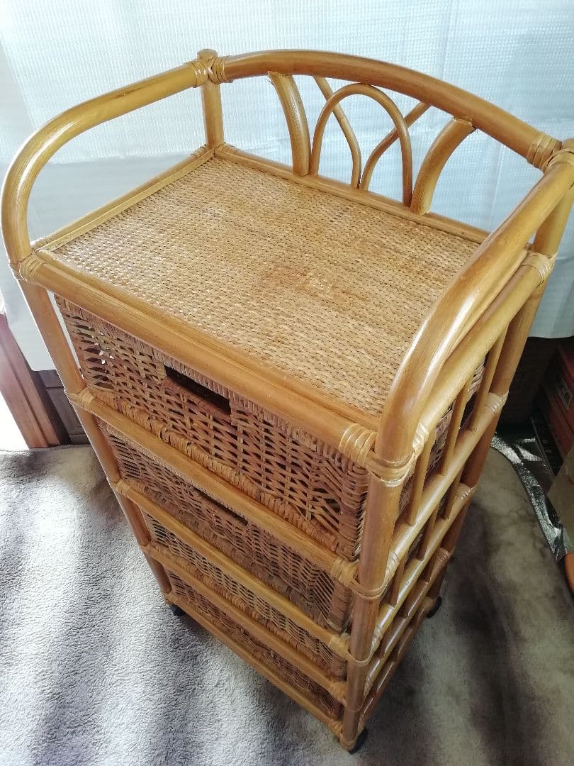 籐ラタン４段ラック、シェルフ、キャスター付