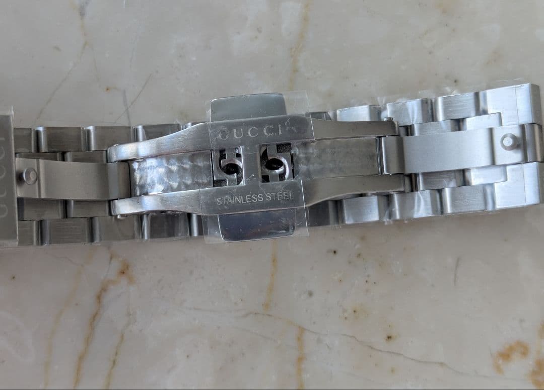 新品未使用　GUCCI　腕時計　猫　ゴールド　ホワイト　YA1265012