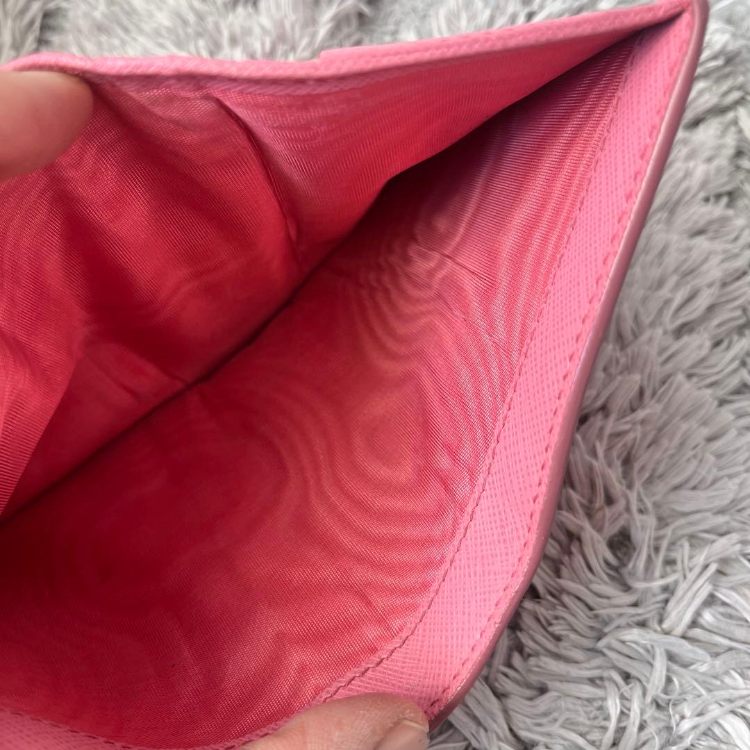 PRADA✨シャイン　折り財布　サフィアーノ　大きめロゴ　ピンク　レディース