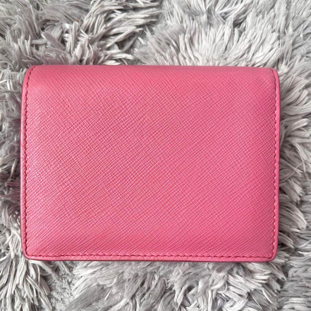 PRADA✨シャイン　折り財布　サフィアーノ　大きめロゴ　ピンク　レディース