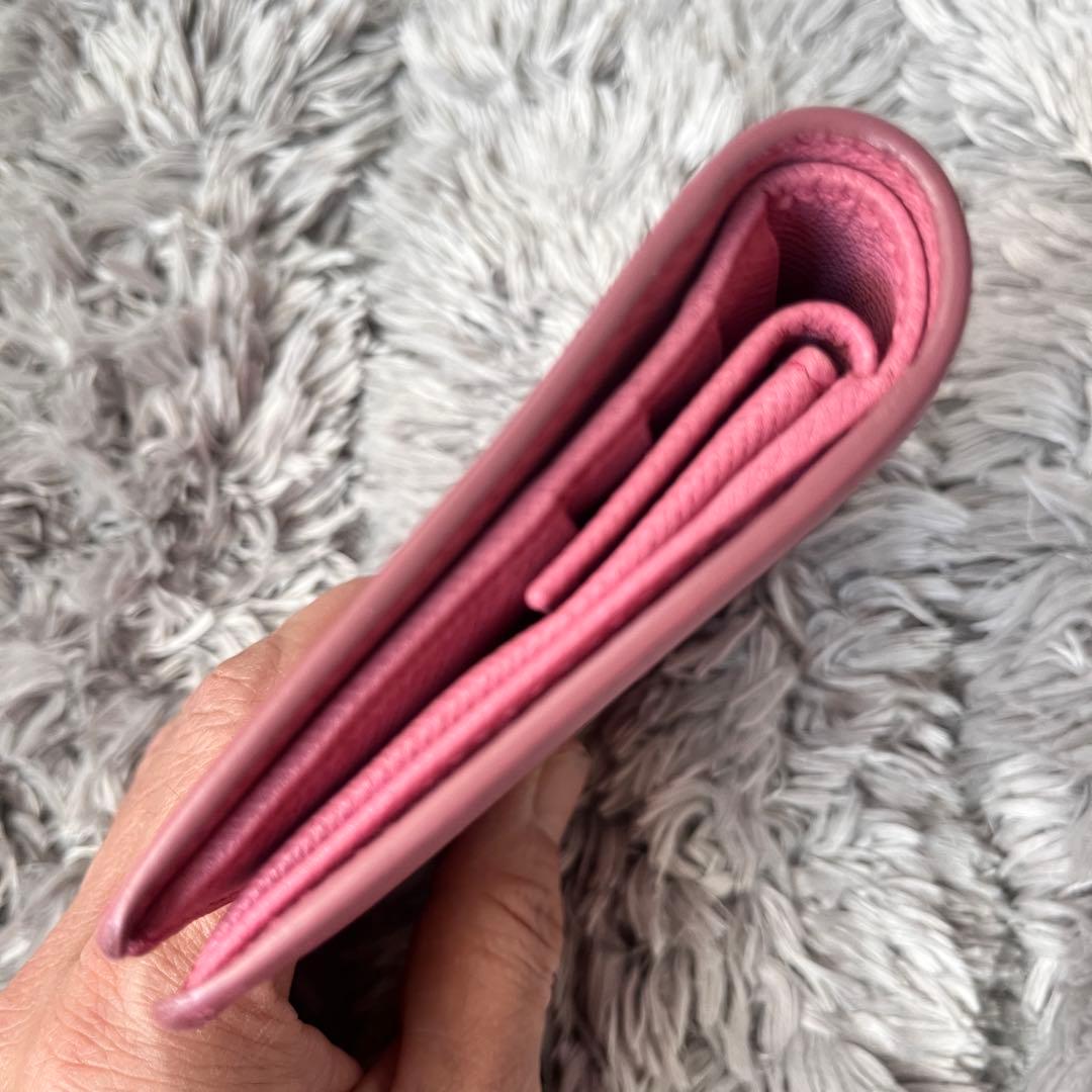 PRADA✨シャイン　折り財布　サフィアーノ　大きめロゴ　ピンク　レディース