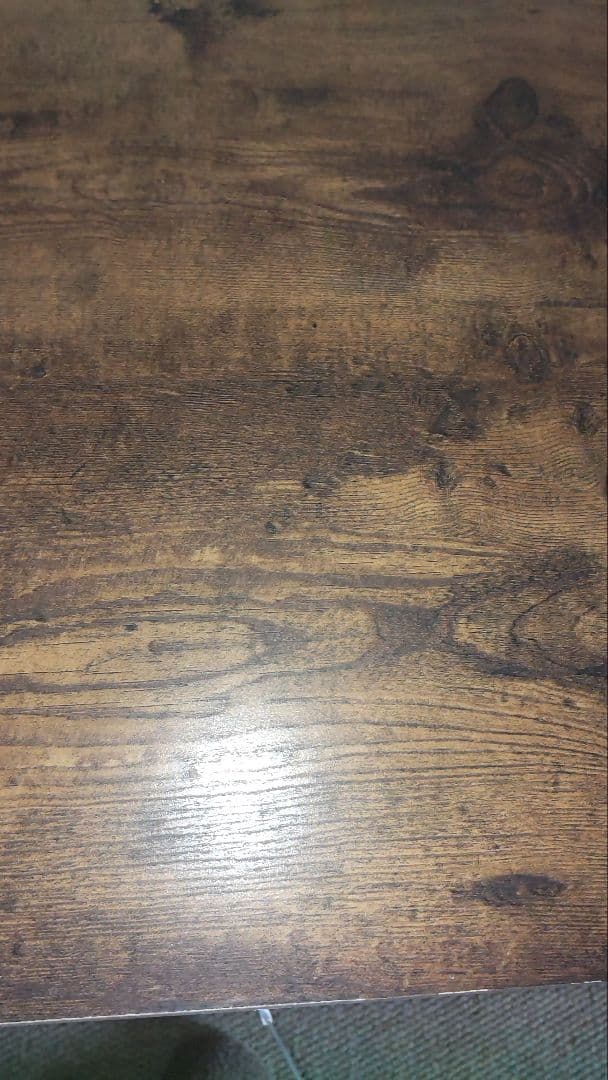 ダークブラウン木製テーブル