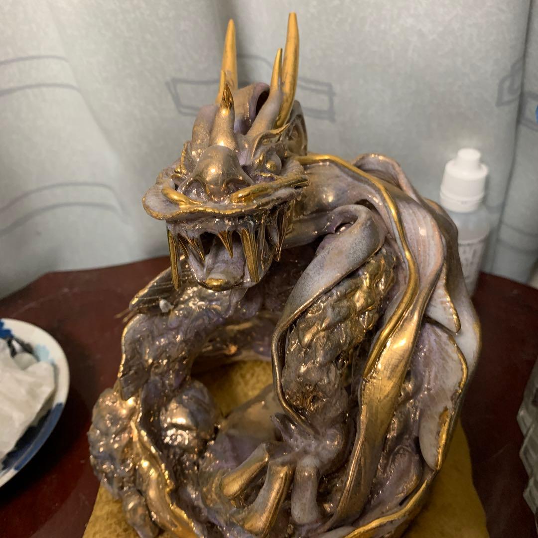 ドラゴン形状の樹脂製置物