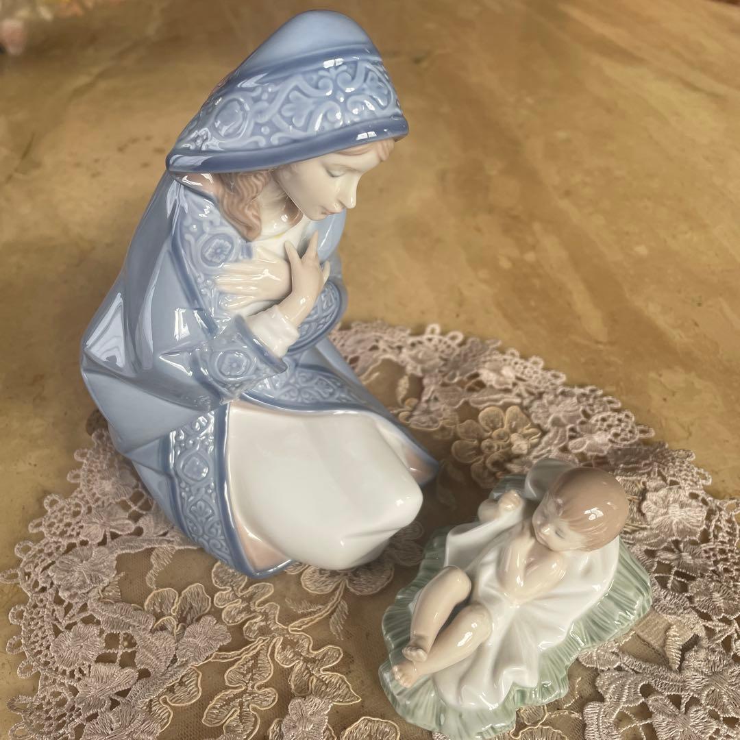 リヤドロ　マリアと幼子の陶器