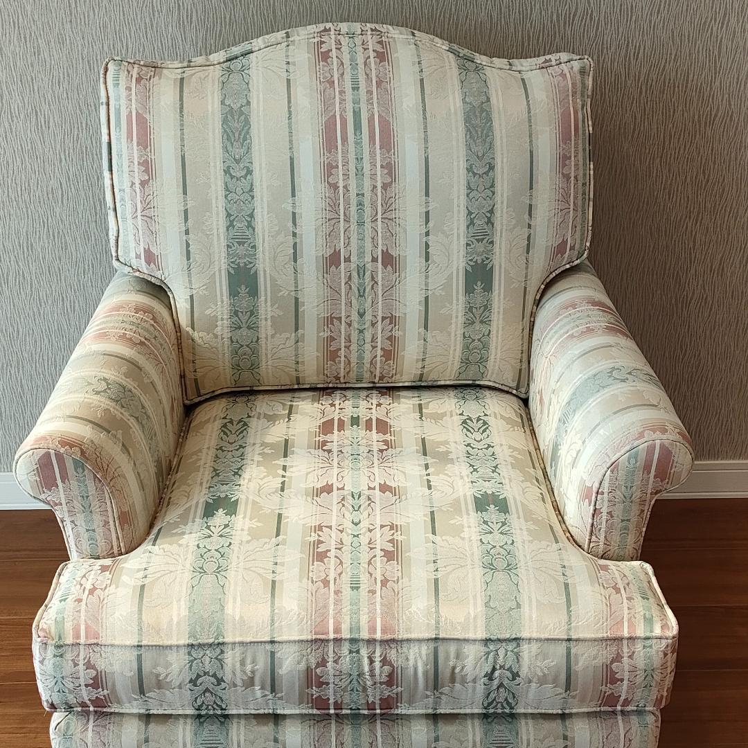 〈美品〉トーマスビル　一人掛けソファ　米国製　クッション付き①