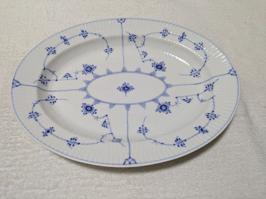 新品ロイヤルコペンハーゲンブルーフルーテッドプレイン オーバルディッシュ 30㎝