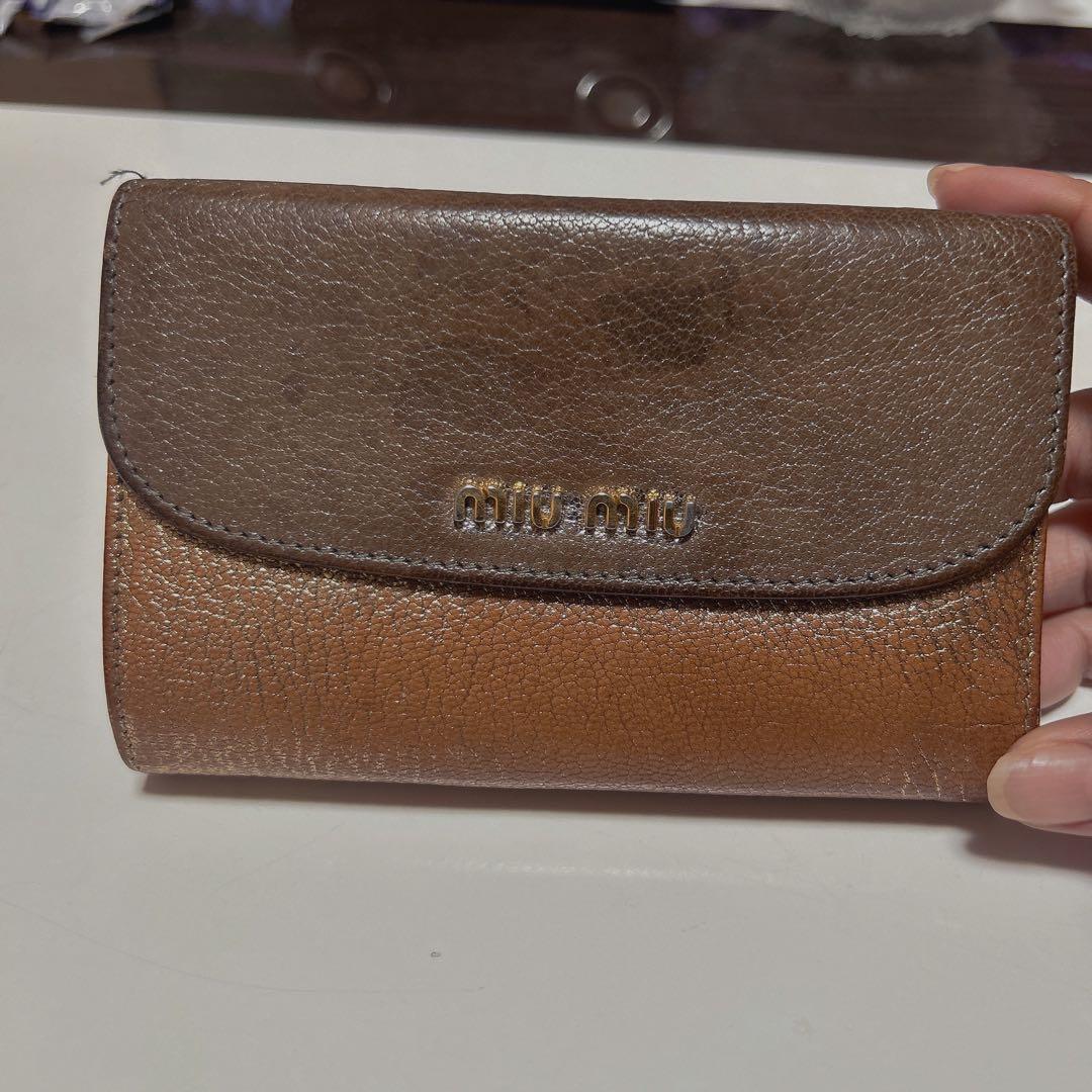 miu miu 三つ折り財布 ブラウンレザー