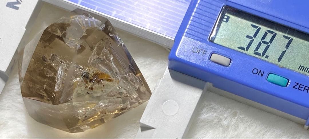 エレスチャル水入りスモーキークォーツ　虹入り　原石　天然石　置物