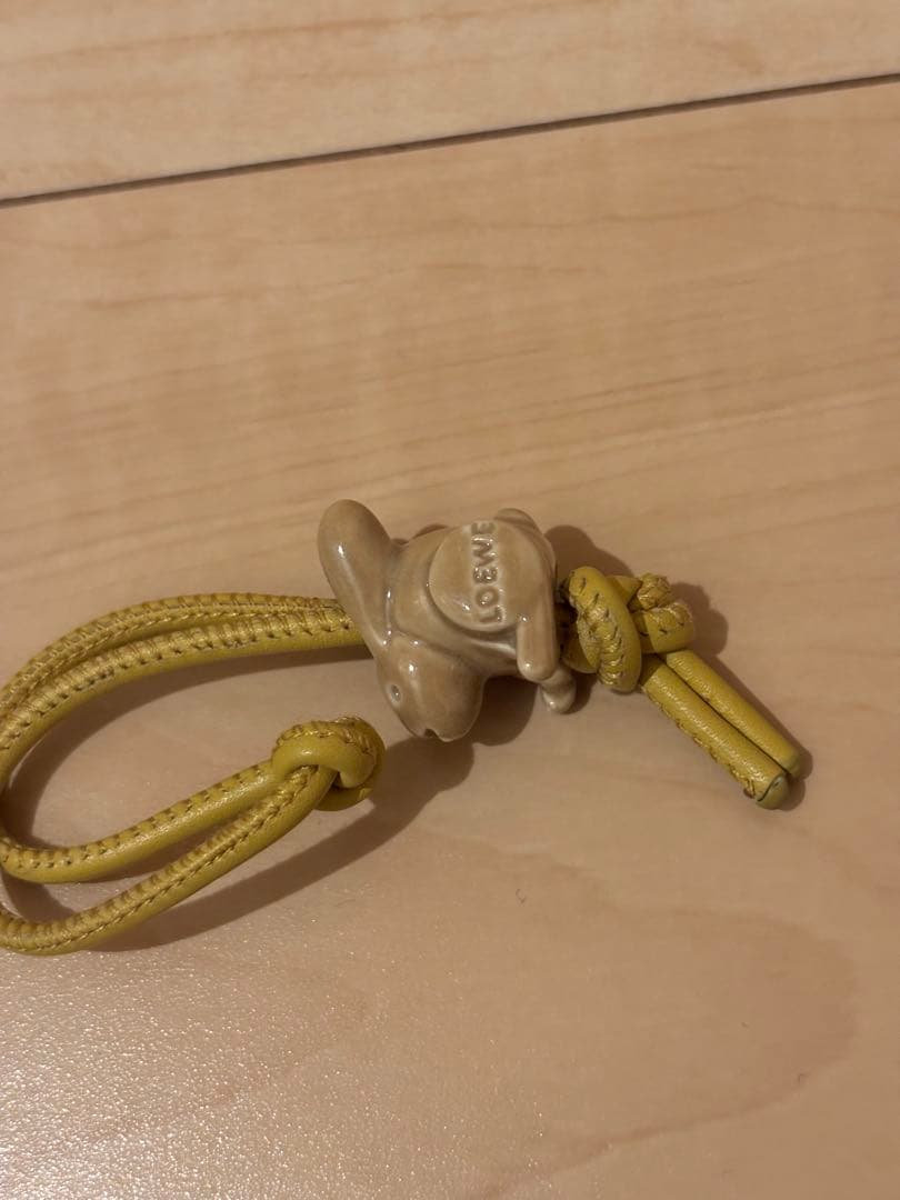 LOEWE チャーム　イエロー　キーホルダー　ウサギ