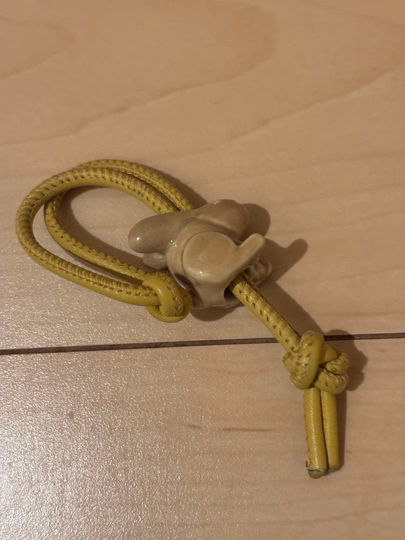 LOEWE チャーム　イエロー　キーホルダー　ウサギ
