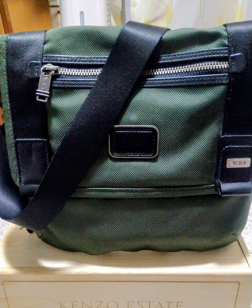 TUMI 【22371SPH Beatle Mini ショルダー バッグ】