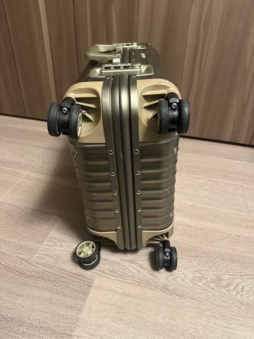 RIMOWA トパーズ チタニウム 32L シャンパンゴールド