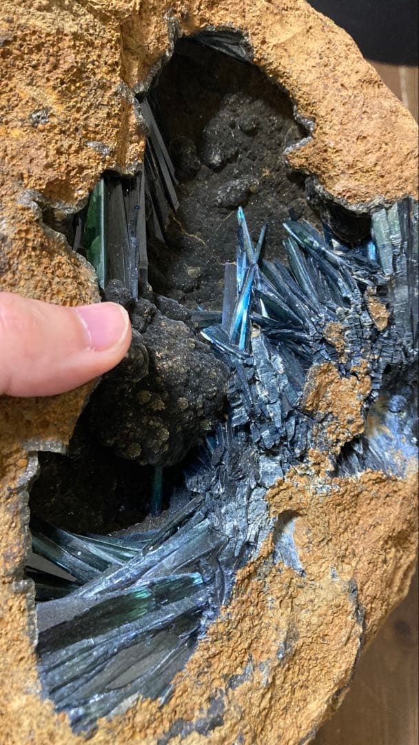 【価格交渉ok！！】2kg超え母岩つき超特大ビビアナイト（藍鉄鉱）青緑色の鉱物