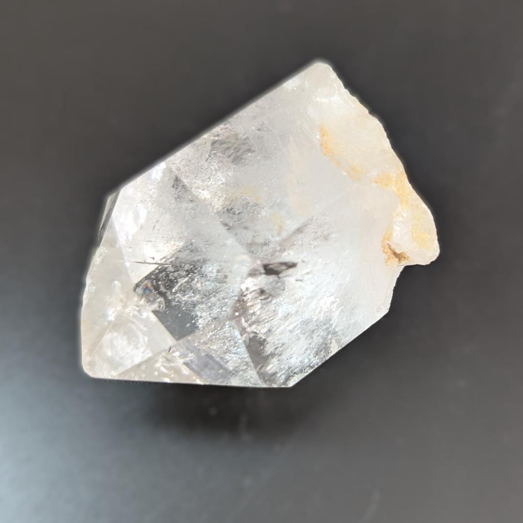 一点物 六角形の水晶ポイント原石 虹の光も顔を出す 神秘的エナジー 贈り物に