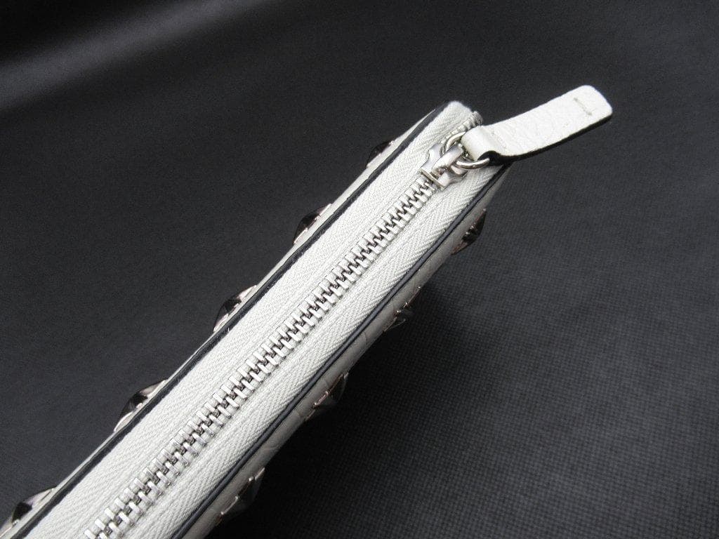 【新品】JIMMY CHOO ジミーチュウ ジップ レザー 長財布 白