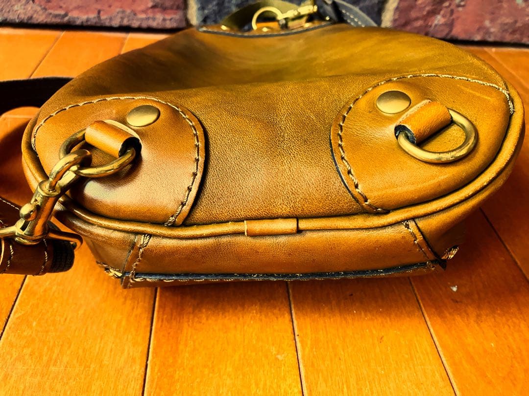 HERZ ヘルツ トリプルファスナーボディバッグ F3