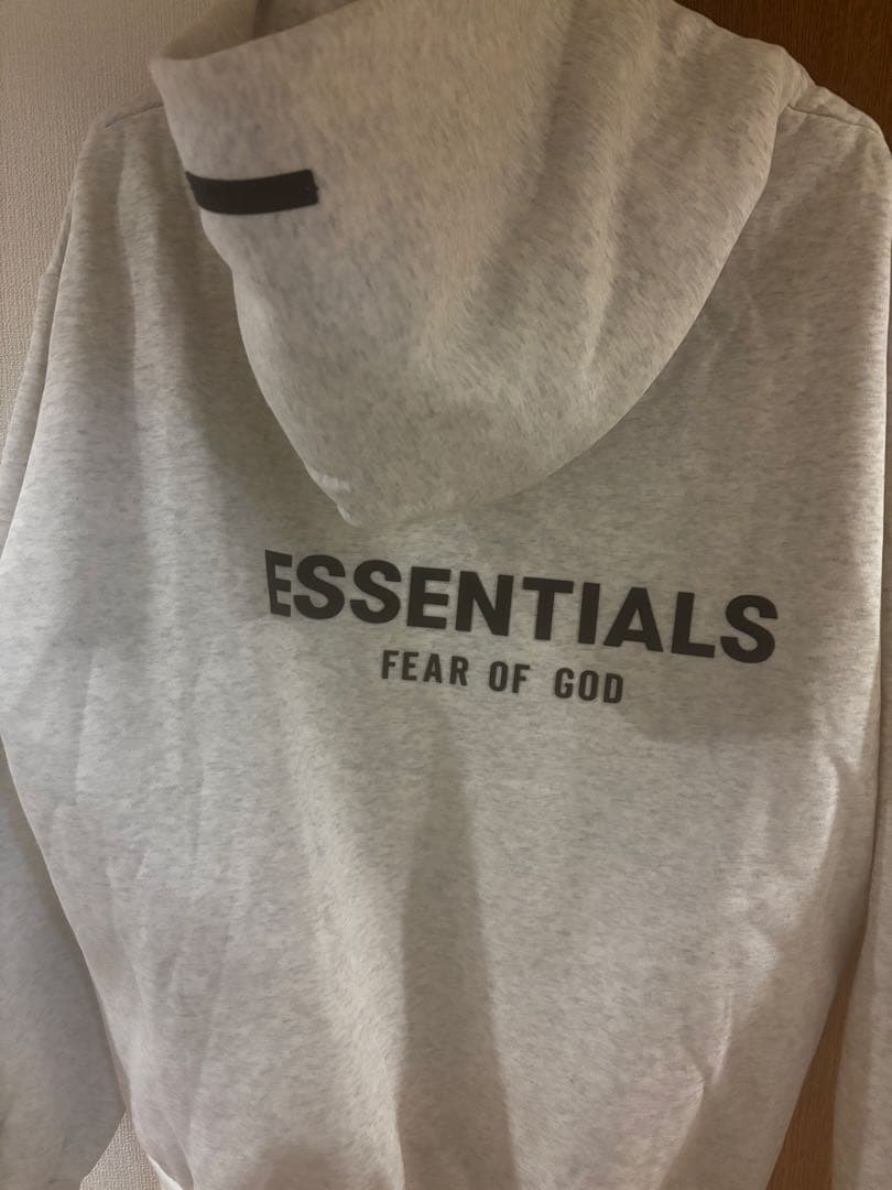 ESSENTIALS フード付きパーカー グレー
