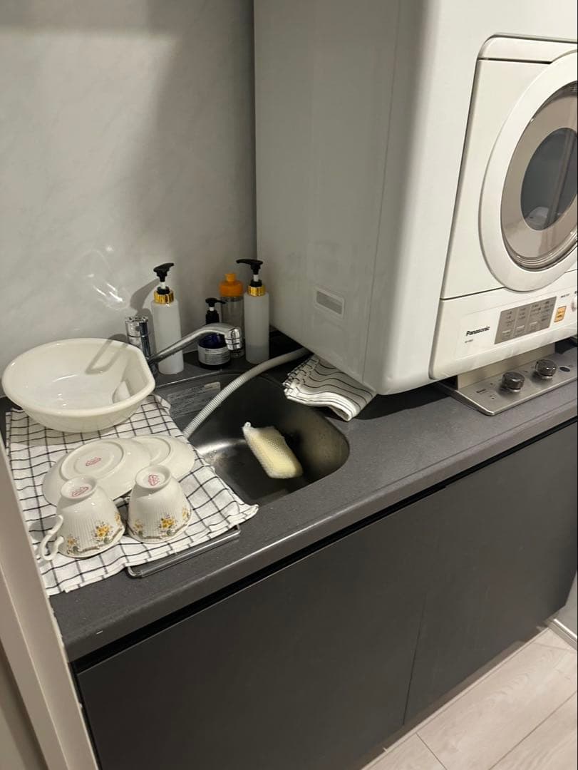 メンズエステ　一式　マットレス　衣装　洗濯乾燥機　オイルウォーマー　紙パンツほか