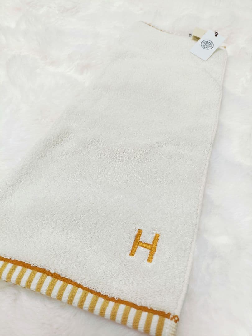 値下げ!!新品★HERMES★エルメスタオル60×42　箱袋付き