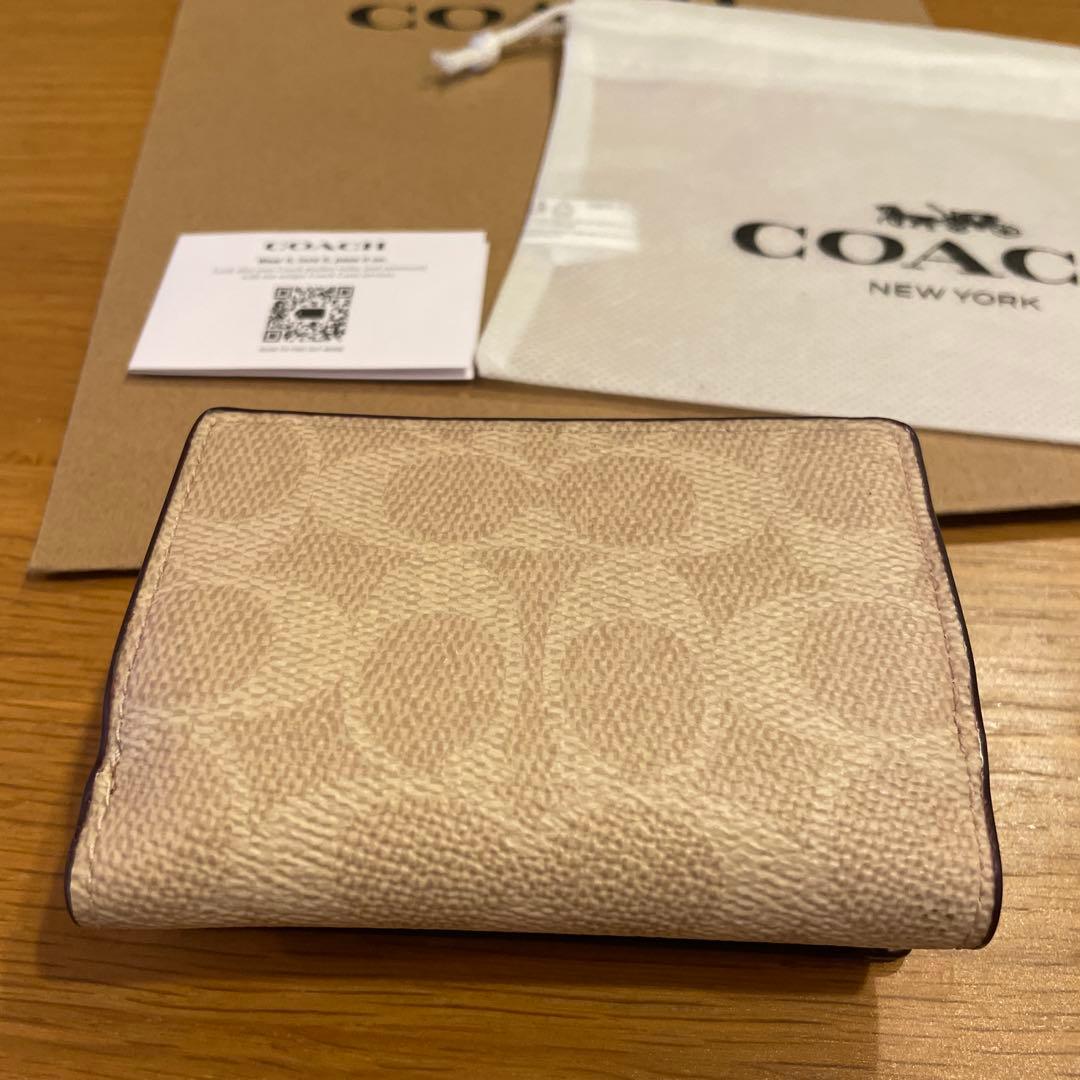 新品COACH☆コーチ 財布 折り財布　3つ折り財布 ベージュ