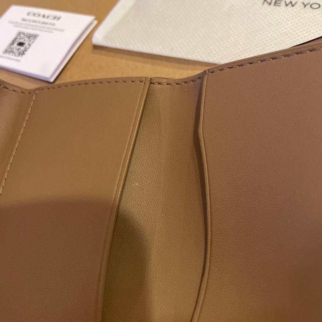 新品COACH☆コーチ 財布 折り財布　3つ折り財布 ベージュ