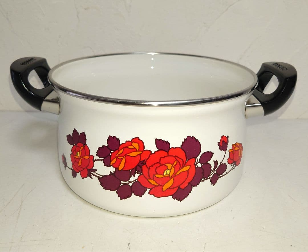 【4点セット】ホーロー鍋 薔薇、野菜、花柄 昭和レトロ 煮るシチュー カレー