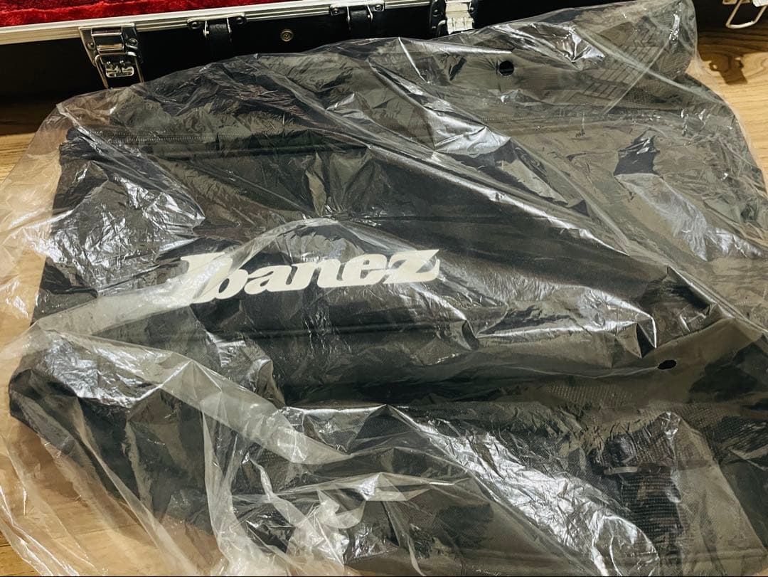 Ibanez SR605E-BKT 5弦ベース 純正ハードケース付き