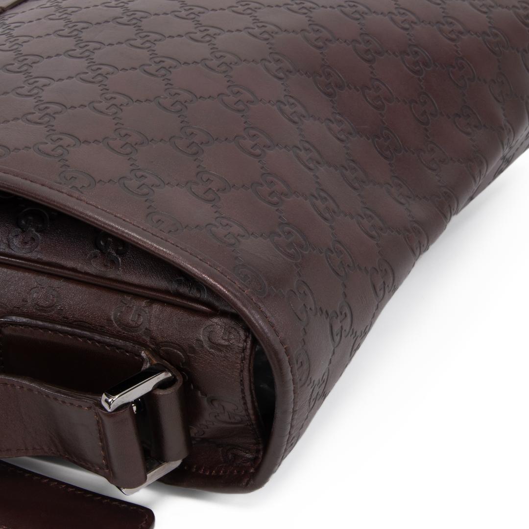 本物 グッチ メッセンジャーバッグ メンズ 茶色 肩掛け 斜め掛け GG 総柄