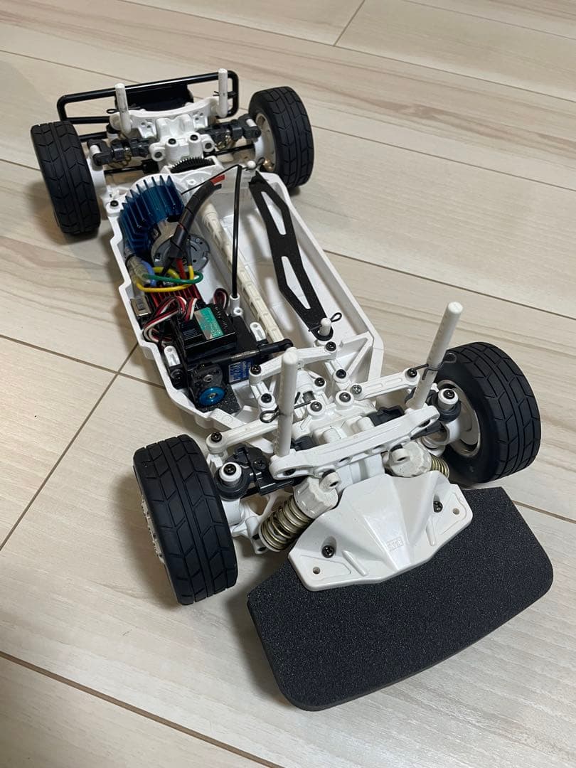タミヤ ラジコン　TT-02 ホワイトシャーシ　MANトラックボディメカ付き
