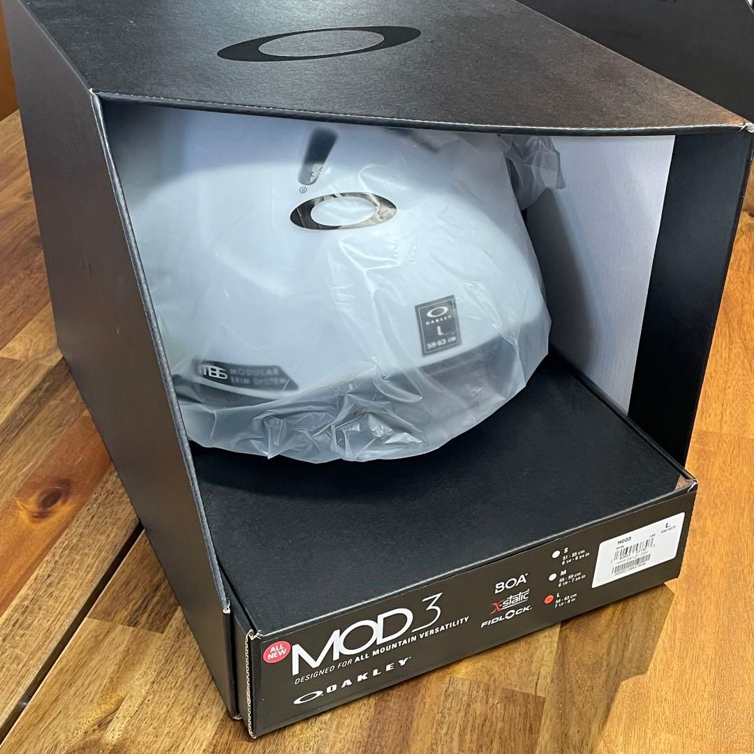 【新品・未使用】OAKLEY オークリー　MOD3 ヘルメット　Lサイズ