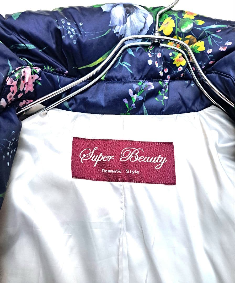 超美品　スーパービューティー　ライトダウンジャケット　エレガンス　花柄　40
